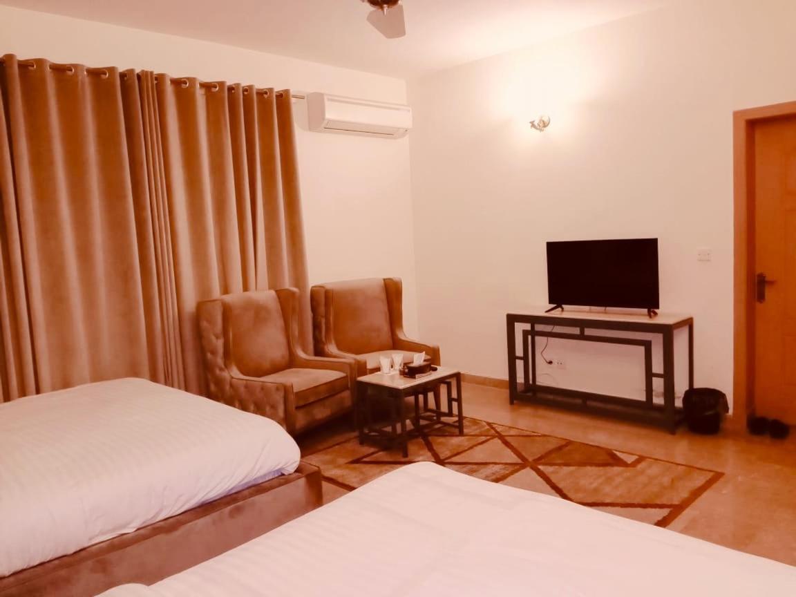 Blue Moon Residency Hotel Islamabad Ngoại thất bức ảnh